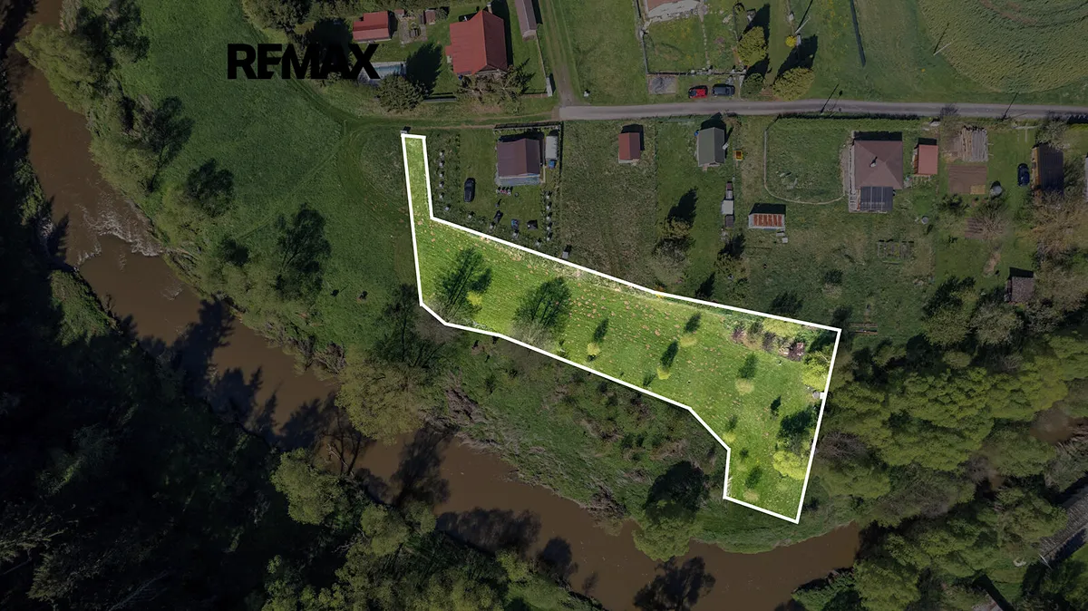 Prodej pozemku 2100 m²